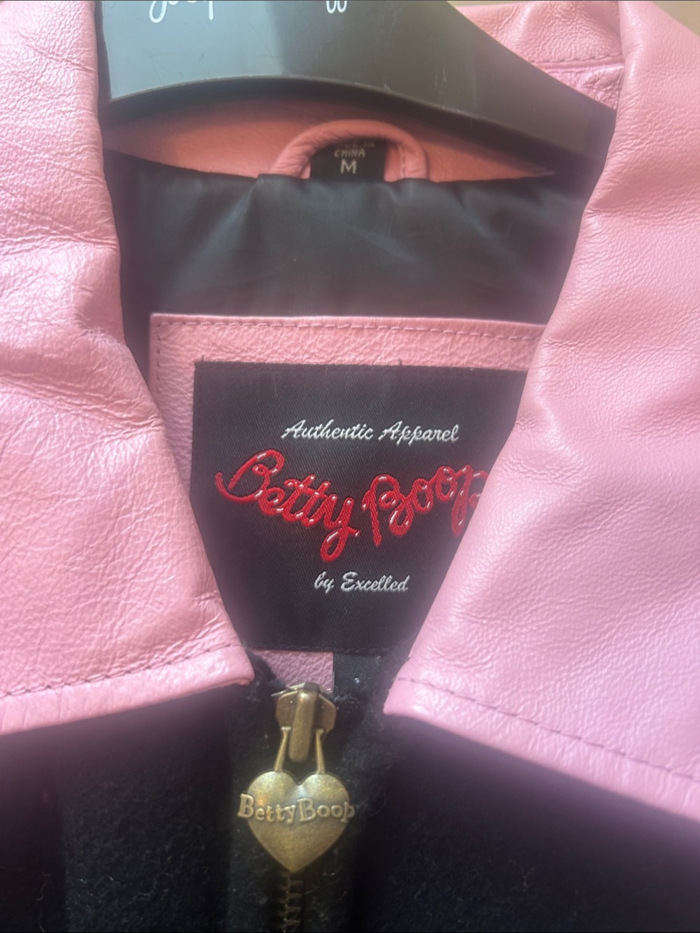 Vintage 2004 Rare Betty Boop Black and Pink Cartoon Panel Bomber Jacket - Picture 3 of 7